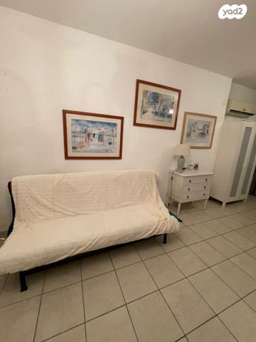 שדרות ירושלים 16