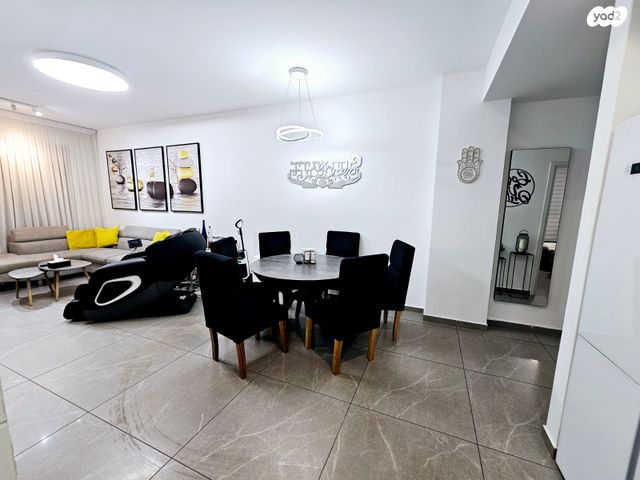 חיים צבי גרינשטיין 13