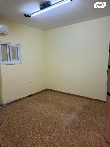 יחידת דיור, גאולה 5, מרכז מזרחי, נס ציונה