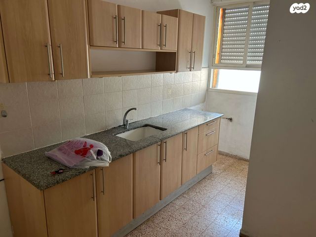 דירה, קרן היסוד 79, מרכז העיר, סביניה, הוותיקה, קרית ביאליק