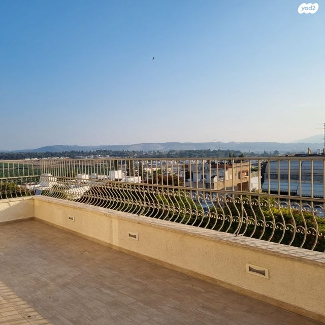 גג/ פנטהאוז, שדרות בורוכוב 45, מרכז העיר, קרית אתא