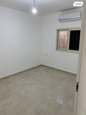 יחידת דיור, אבן שפרוט 7, גאולים, כפר סבא