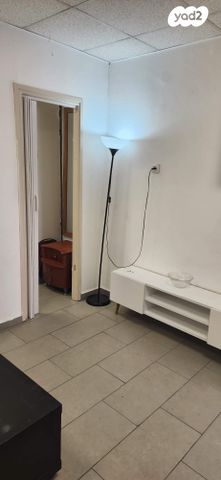 כנפי נשרים 40