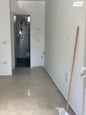 יחידת דיור, אבן שפרוט 7, גאולים, כפר סבא