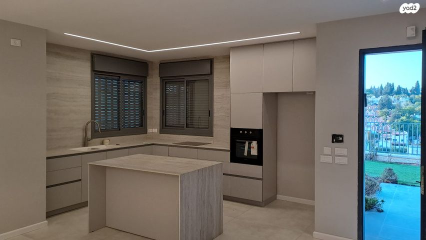 בית פרטי/ קוטג', ספיר 37, שאר העיר, אריאל