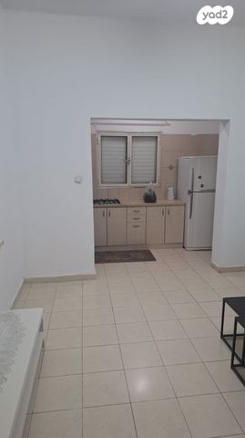 דרך יד לבנים 13