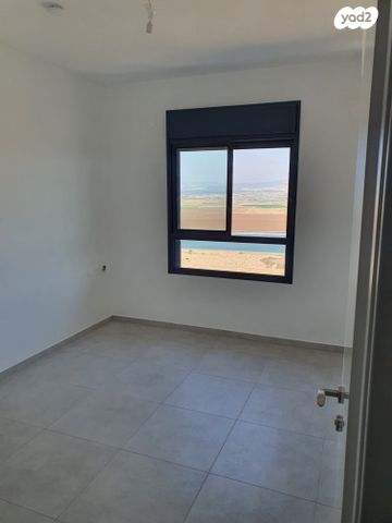 דירה, אריק אינשטיין 1, נאות אפק, אפקה, קרית ביאליק