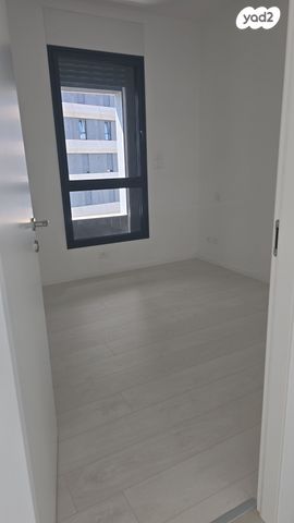 דירה, יצחק נבון 15, נאות אריאל שרון, קרית אונו