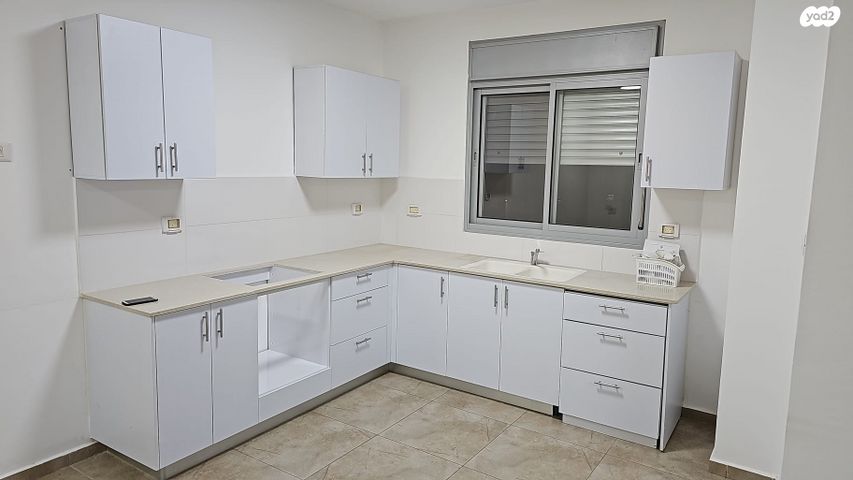 דירה, הרב עובדיה יוסף 82, בן גוריון ב', שדרות