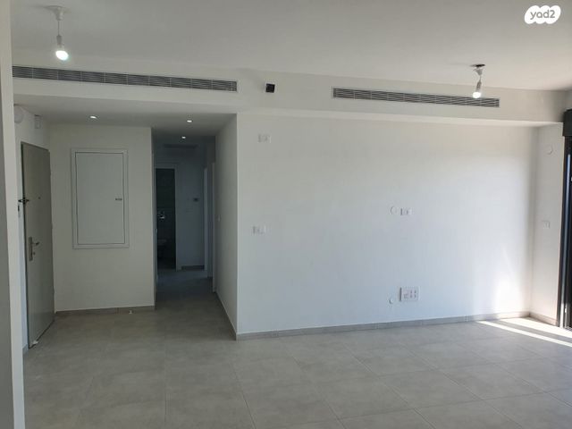 דירה, אריק אינשטיין 1, נאות אפק, אפקה, קרית ביאליק