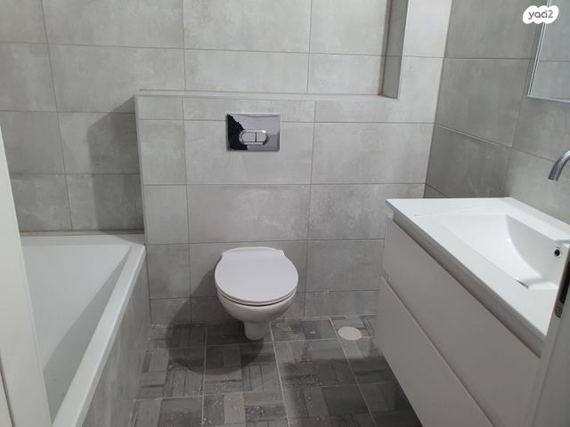 דירה, אריק אינשטיין 1, נאות אפק, אפקה, קרית ביאליק