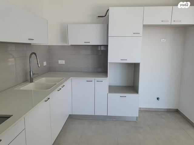 דירה, אריק אינשטיין 1, נאות אפק, אפקה, קרית ביאליק