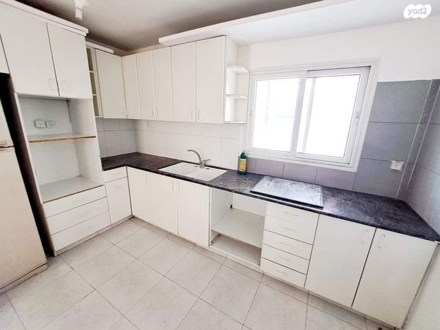 דירה, מרדכי אנילביץ' 9, רמת אפרים, נתניה