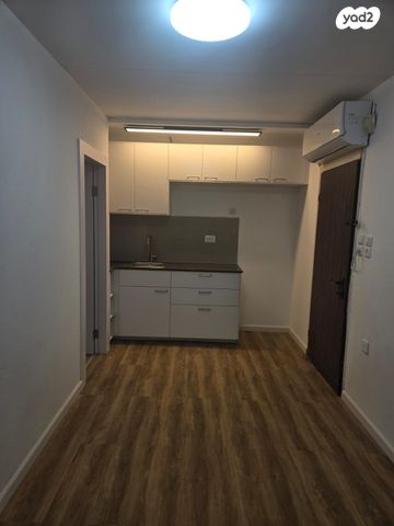 דירה, נתיב חטיבת גולני 51, מנחם בגין, עכו