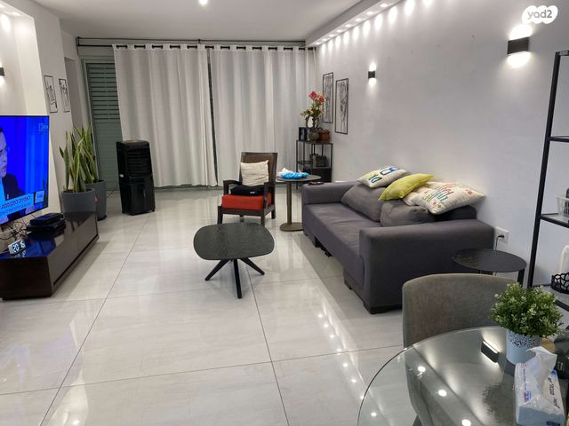 דירה, עיר שמש 1, גני צהלה, רמות צהלה, תל אביב יפו