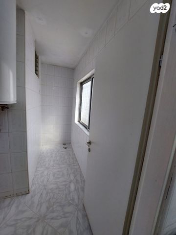 דירה, שדרות בן גוריון 28, בן גוריון, רמלה