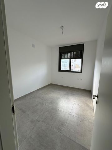 דירה, הרב תיסלית 3, שקמים ואגמים, אשקלון