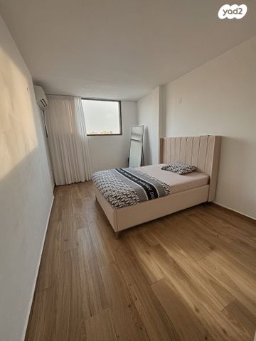 דירה, שדרות בר אילן 16, דרום מערב ותיק, בת ים