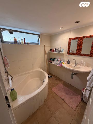 דירה, שדרות ירושלים 26, תל יהודה, רמת גן