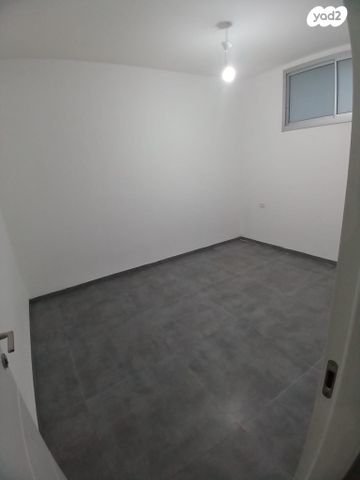 דירת גן, ירושלים 1, גבעת אוסישקין, נהריה