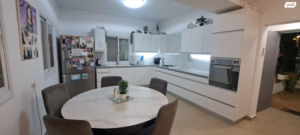 דירת גן, בורוכוב 54, קרית היובל, ירושלים