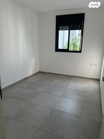 דירה, הרב צבי יהודה קוק 21, אגמים מזרח, אשקלון