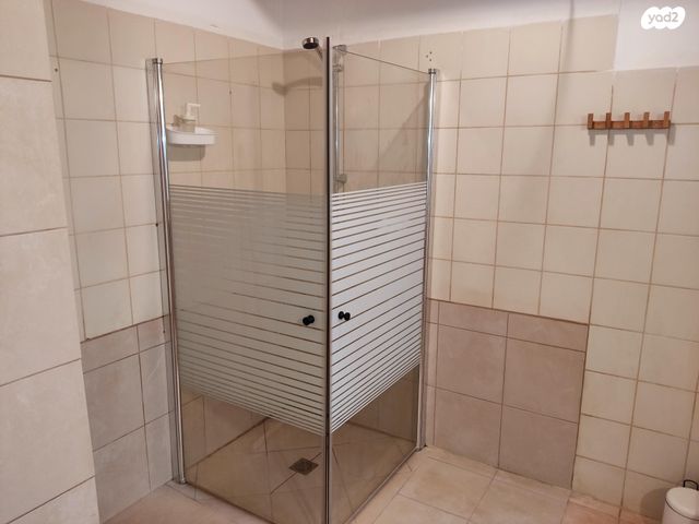 דירת גן, 8925 1, אבירים, אבירים