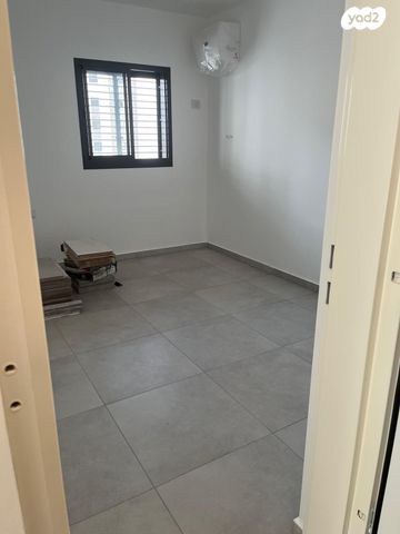 דירה, הרב צבי יהודה קוק 21, אגמים מזרח, אשקלון