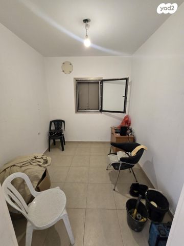 דירה, יצחק שדה 9, קרית הפרחים - 2005, רעננה