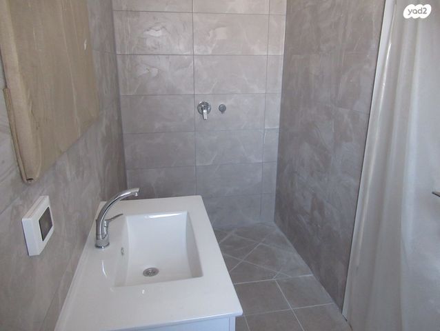 דירה, יצחק ארנסט נבנצל 1, מורדות ארנונה, ירושלים