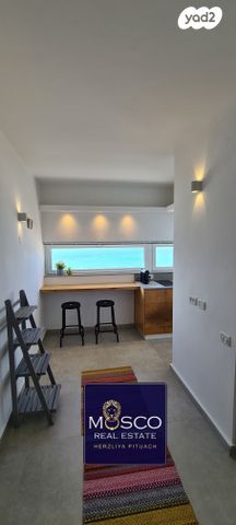 דירה, אלי לנדאו, הרצליה פיתוח, הרצליה