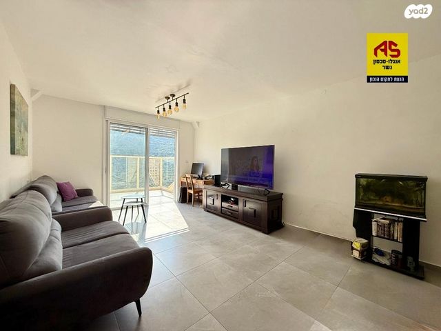 דירה, רמות יצחק, נשר