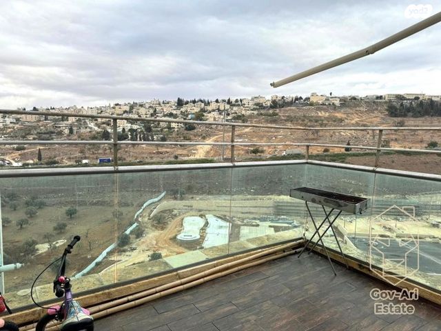 דירה, גרשון אבנר, ארמון הנציב, תלפיות מזרח, ירושלים