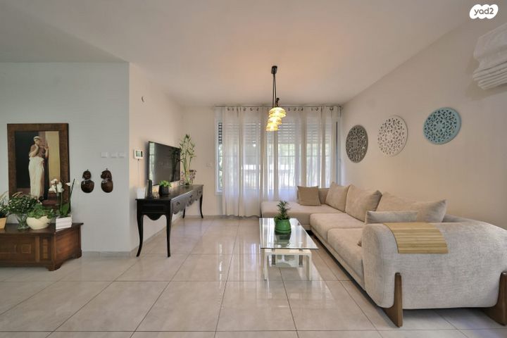 דירת גן, אלכסנדר זייד, קרית חיים מזרחית, חיפה