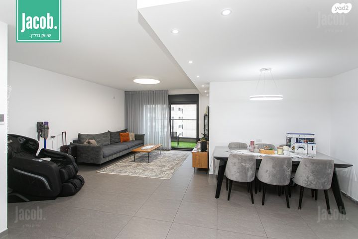 דירה, מייק בראנט, קרית אליעזר, חיפה