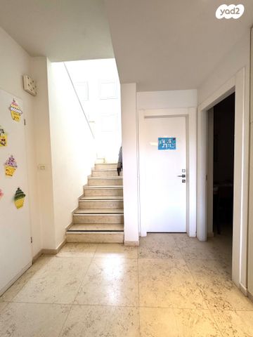 דו משפחתי, רמות מנחם, הוד השרון