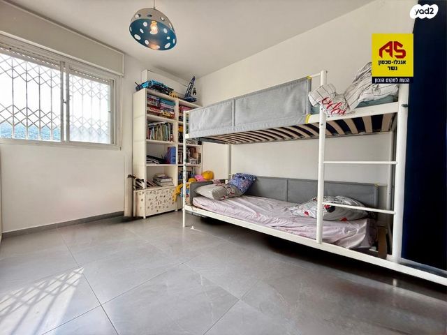 דירה, רמות יצחק, נשר