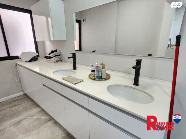 גג/ פנטהאוז, אנה פרנק 14, דרום מזרח, בת ים