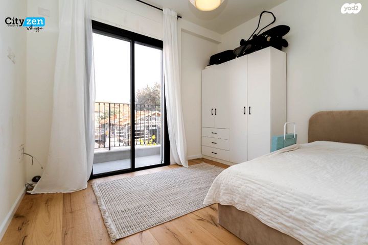 דו משפחתי, קדימה צורן