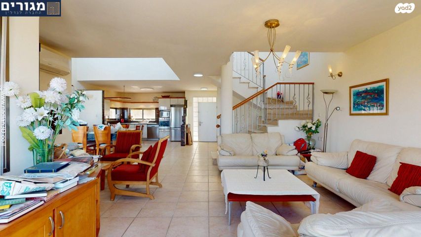 דו משפחתי, השושנים, רמות יצחק, נשר