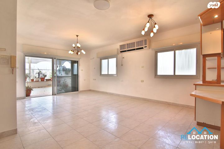 גג/ פנטהאוז, הרצל 19, מרכז העיר, קרית אתא