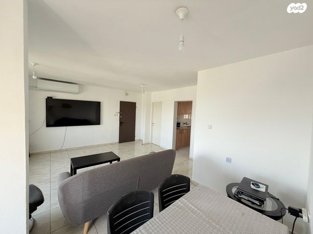 דירה, מרדכי אלקחי, ארמון הנציב, תלפיות מזרח, ירושלים