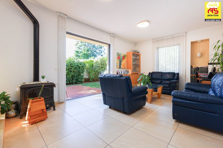 דו משפחתי, רעננה