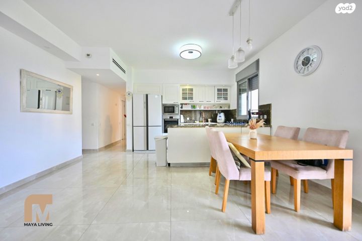 דירה, נאות רבין, יבנה