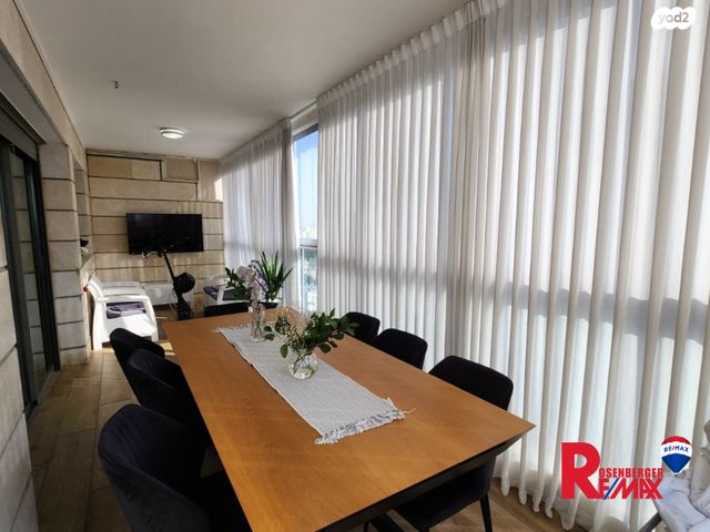 גג/ פנטהאוז, אנה פרנק 14, דרום מזרח, בת ים