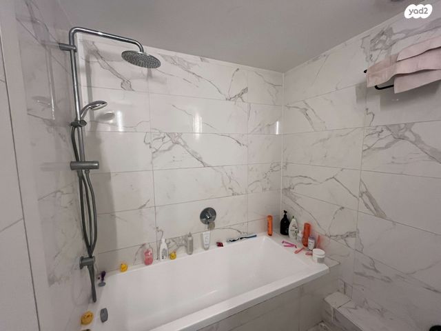 דירה, הרב ניסנבאום 37, אזור תעשיה, בת ים