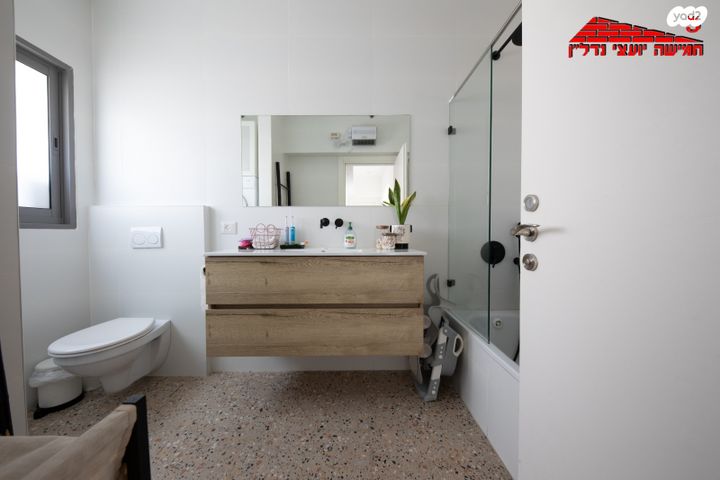 דירה, חיים חפר, הרקפות, ראשון לציון