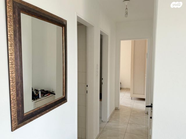 דירה, מרדכי אלקחי, ארמון הנציב, תלפיות מזרח, ירושלים