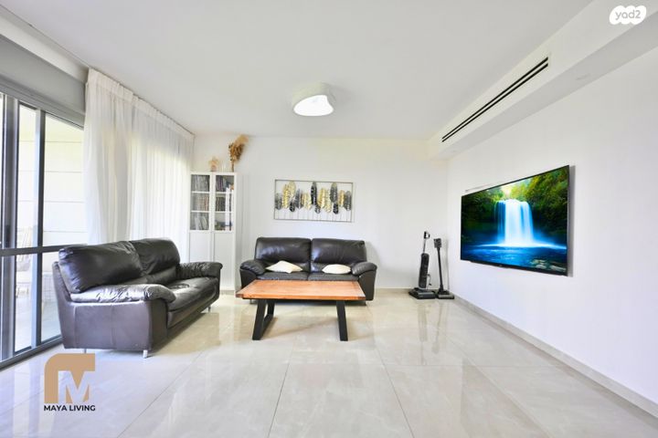 דירה, נאות רבין, יבנה