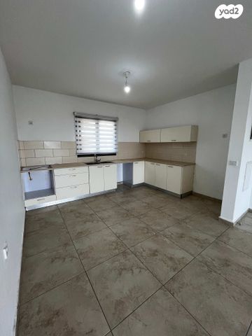 דירה, תאנה, החורש, חריש